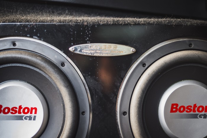 Aprópénzért árulják David Beckham autóját 4