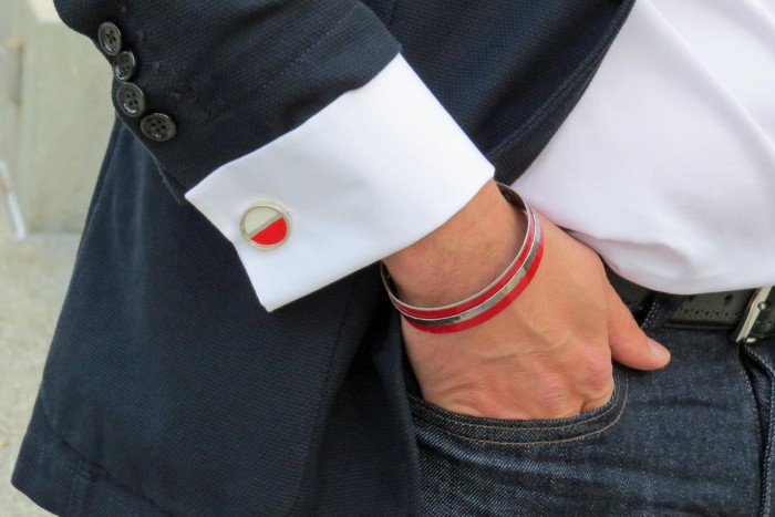 Összetört luxusautókból készítenek ékszereket