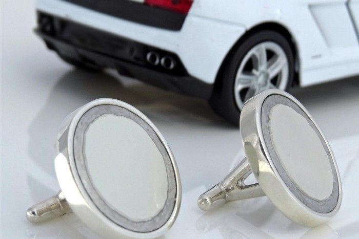 Összetört luxusautókból készítenek ékszereket 6