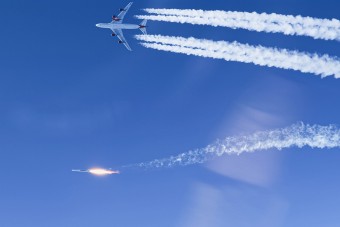 Repülőről kilőtt rakétával álltak pályára műholdak