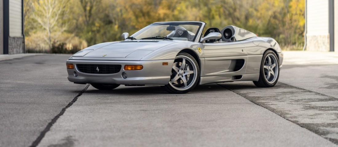 Átépítették a Ferrarit, hogy beférjen a sztárkosaras