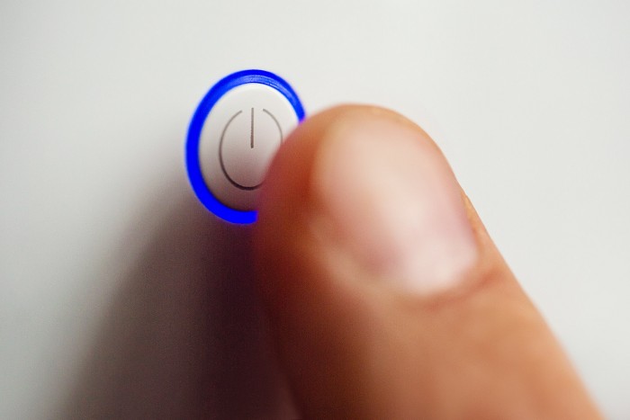 Gombnyomásra változtatja önmagát egy új anyag