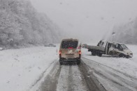 Így borította be a magyar utakat az idei első komoly havazás 1