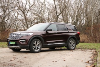 Ford Explorer - Bestiális családi bálna zöld rendszámmal