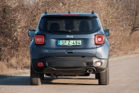 Hibrid Jeep, nemcsak városi dágványba – Jeep Renegade 4xe Limited 55