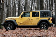 Csinos is, ügyes is, de inni is nagyon tud – Jeep Wrangler benzinmotorral 74