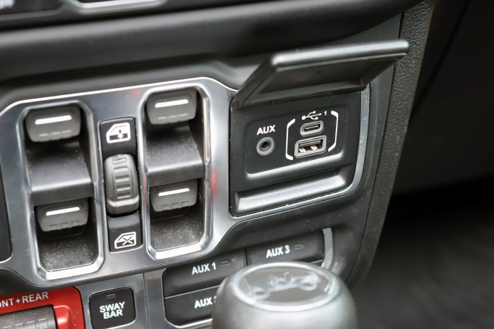 Csinos is, ügyes is, de inni is nagyon tud – Jeep Wrangler benzinmotorral 10