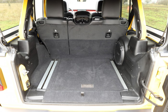 Csinos is, ügyes is, de inni is nagyon tud – Jeep Wrangler benzinmotorral 11