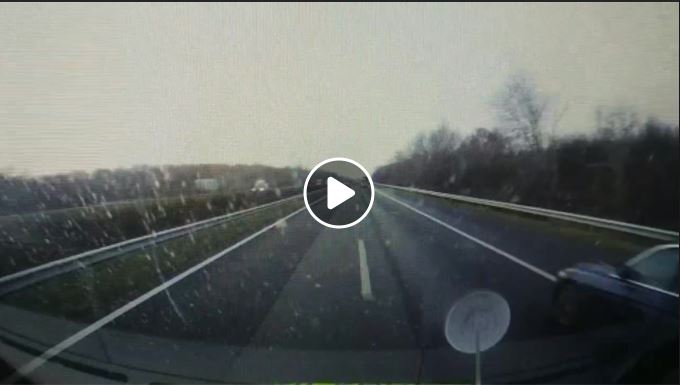 Mentőt büntetett egy BMW-s az M7-esen 1