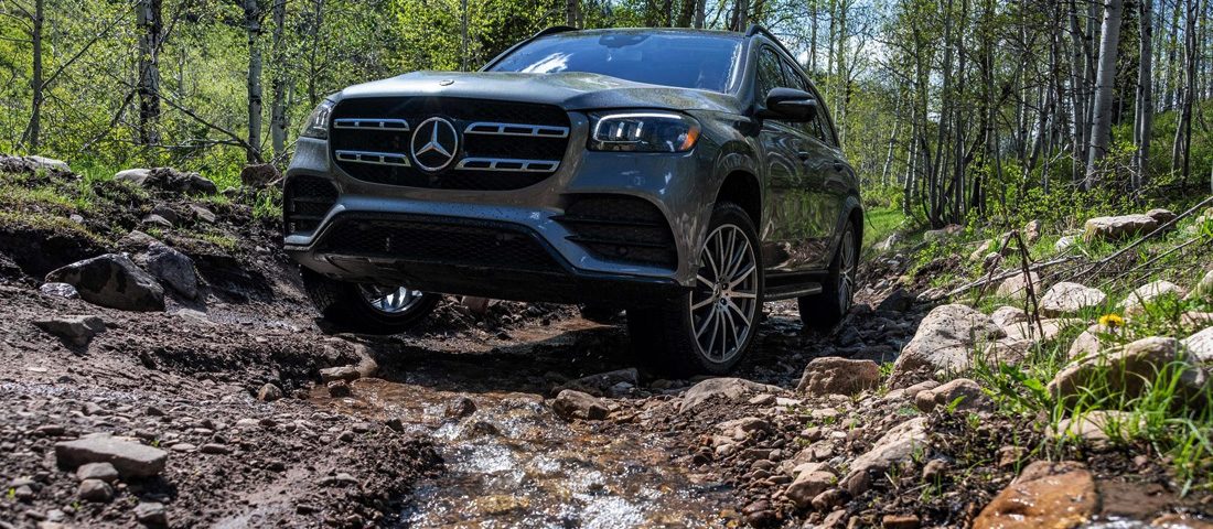 Több tízmillió a sárban – óriás SUV-ok, valódi tereptudással