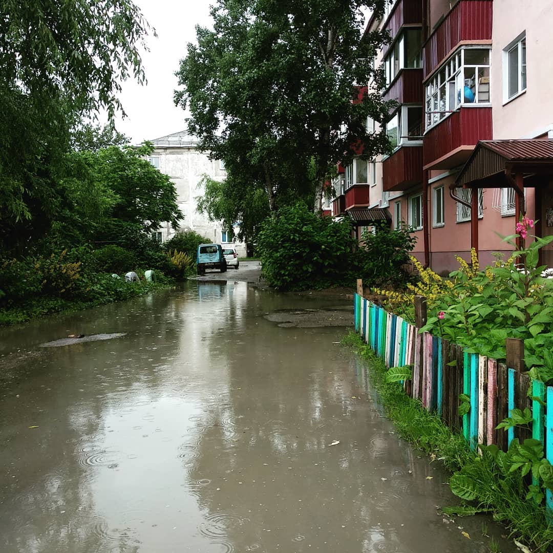 Instagram-sztár lett a 25 éves utcai óriáskráter 2 | Vezess Instagram-sztár lett a 25 éves utcai óriáskráter 2