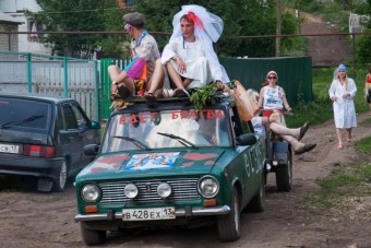 Ezektől az orosz esküvői fotóktól sokkal inkább válni van kedvünk, mint házasodni