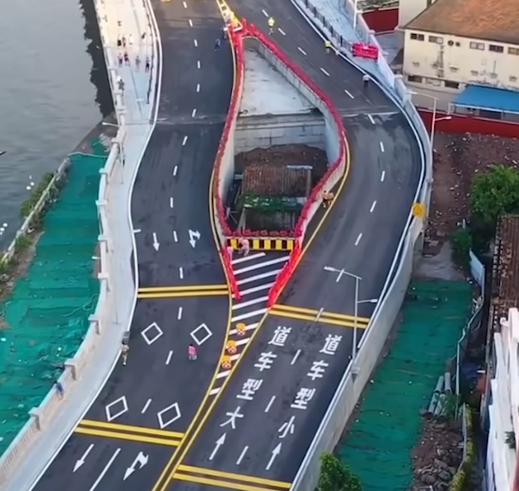 Nem költöztek el, köréjük építették a hidat 1