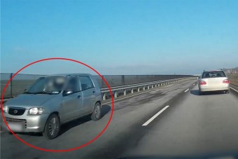 Újabb forgalommal szemben haladó sofőrt vettek videóra