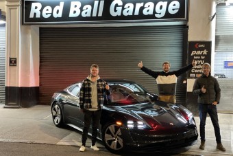 Villanyautóval teljesítették Amerika legőrültebb futamát