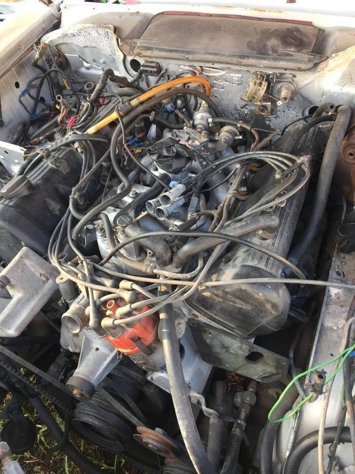 Egy zseni félbehagyott ötlete ez a rozsdás, furcsa öreg Mercedes 5