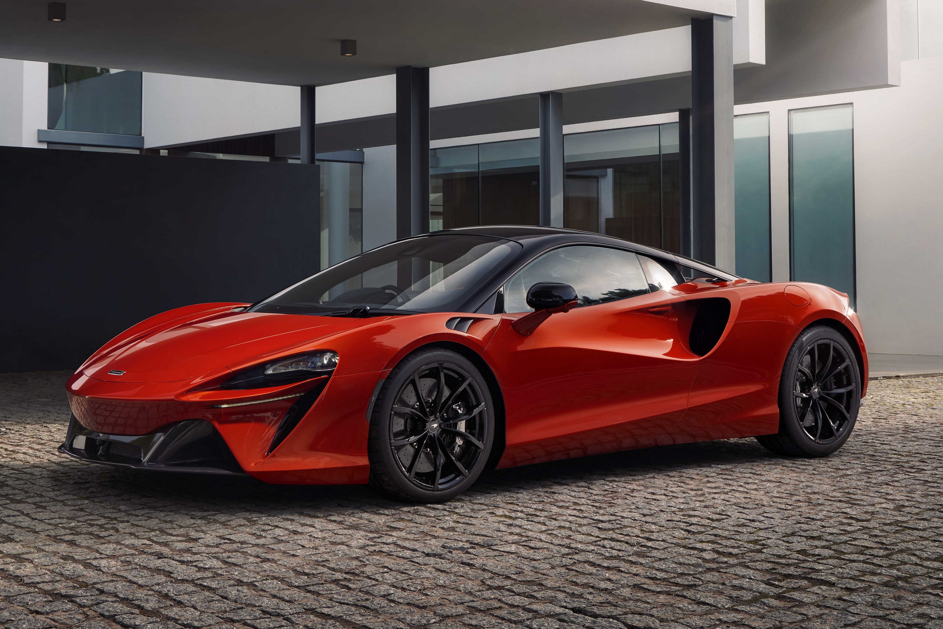 Kész a McLaren új hibrid szupersportkocsija 4