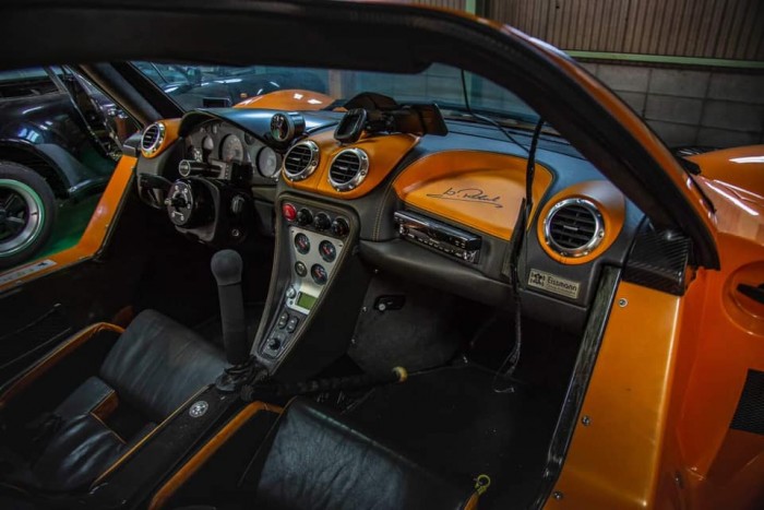 Eladó a kétezres évek egyik brutális álomautója 3