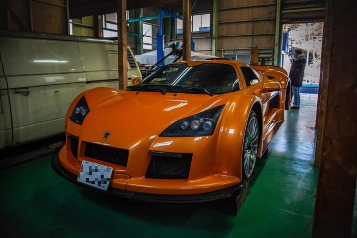 Eladó a kétezres évek egyik brutális álomautója 1