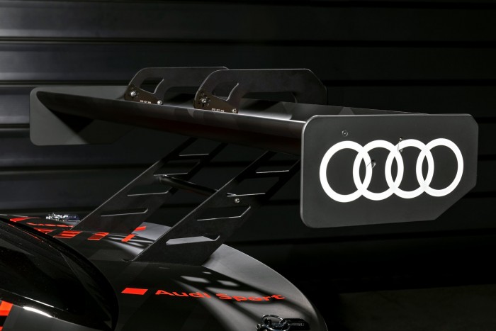 Győrben készül az Audi legújabb versenyautójának a motorja 9