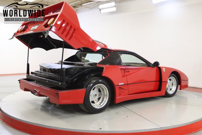 Ilyen Ferrari F40-est lehet kapni 7,4 millió forintért 3