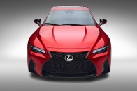 Visszatér a Lexus műfajteremtő sportszedánja 90