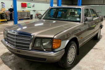 Érdekes szörnyeteg lehet ez a japán motorral szerelt Mercedes