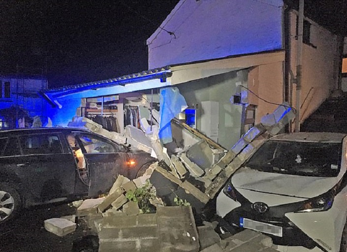 Hat év alatt 21-szer csapódott autó ugyanabba a házba 1