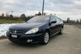 Őrültség? Sokat futott francia luxusautó 250 ezer forintért