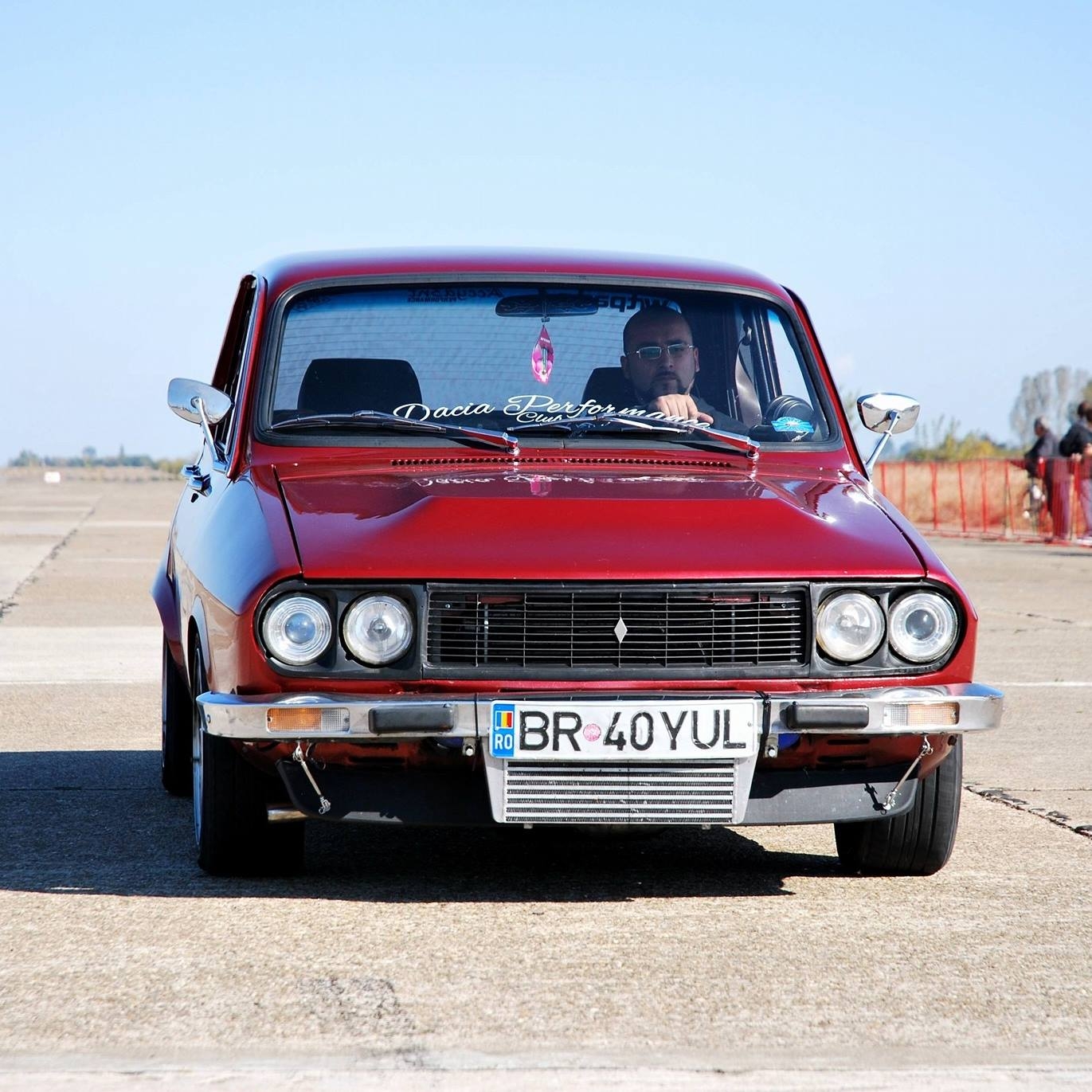 Ez az öreg Dacia már messze nem tötymörgő útakadály 2