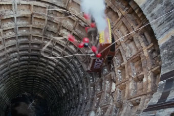 Ennél nincs oroszosabb vandalizmus: rakétasilóba löktek egy öreg Ladát