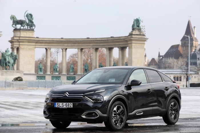 Stílusos terepkupé, extra komforttal – Citroën C4 11