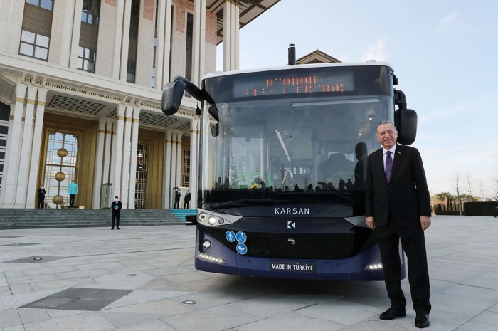 The first series-produced self-driving bus 3 is completed The first series-produced self-driving bus 3 is completed
