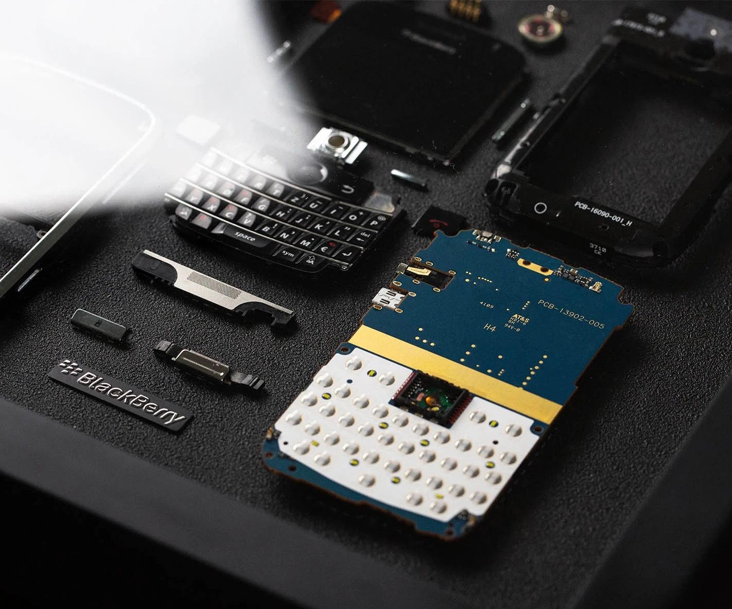 Menő faldísz lehet a régi okostelefonból 5