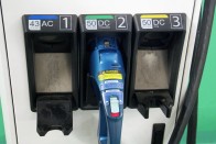 Négy év múlva vége a benzines új autóknak? 26