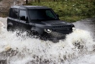 500 lóerővel a sárban: itt a Defender V8-as 48