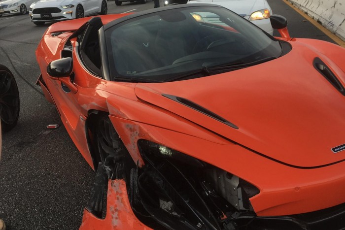 Még a rendőrök is cikizték a McLarent összetörő fiatalokat 1