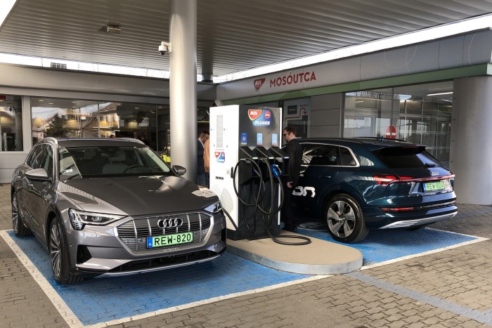 Négy év múlva vége a benzines új autóknak? 42 Négy év múlva vége a benzines új autóknak? 42