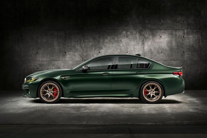 Ennyibe kerül ma Magyarországon a legerősebb utcai BMW