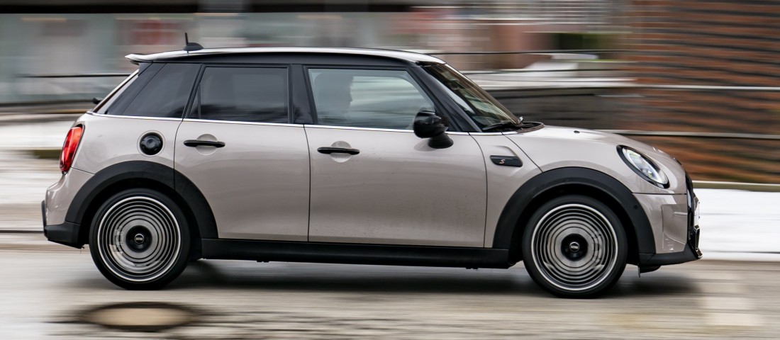 Megújult az ötajtós Mini