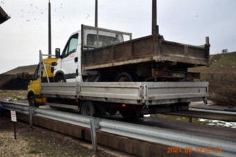 Teherautó volt a teherautó platóján az M3-ason, kétszer fizetett félmilliót a makacs sofőr