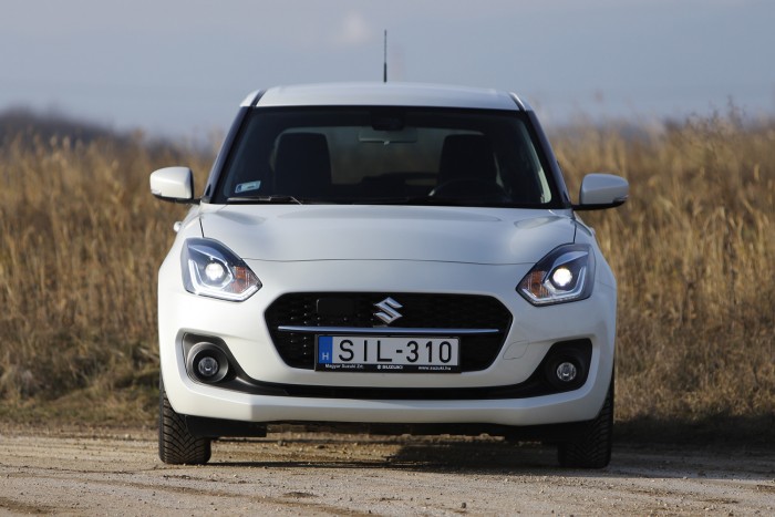 Hibridként, gyengébb motorral is szerethető maradt a Swift 3 Hibridként, gyengébb motorral is szerethető maradt a Swift 3