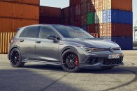 Gyertyák helyett ez került a 45 éves Golf GTI tortájára 9