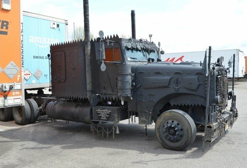 Ennek a férfinak az arcára van írva, milyen kamiont vezet 2