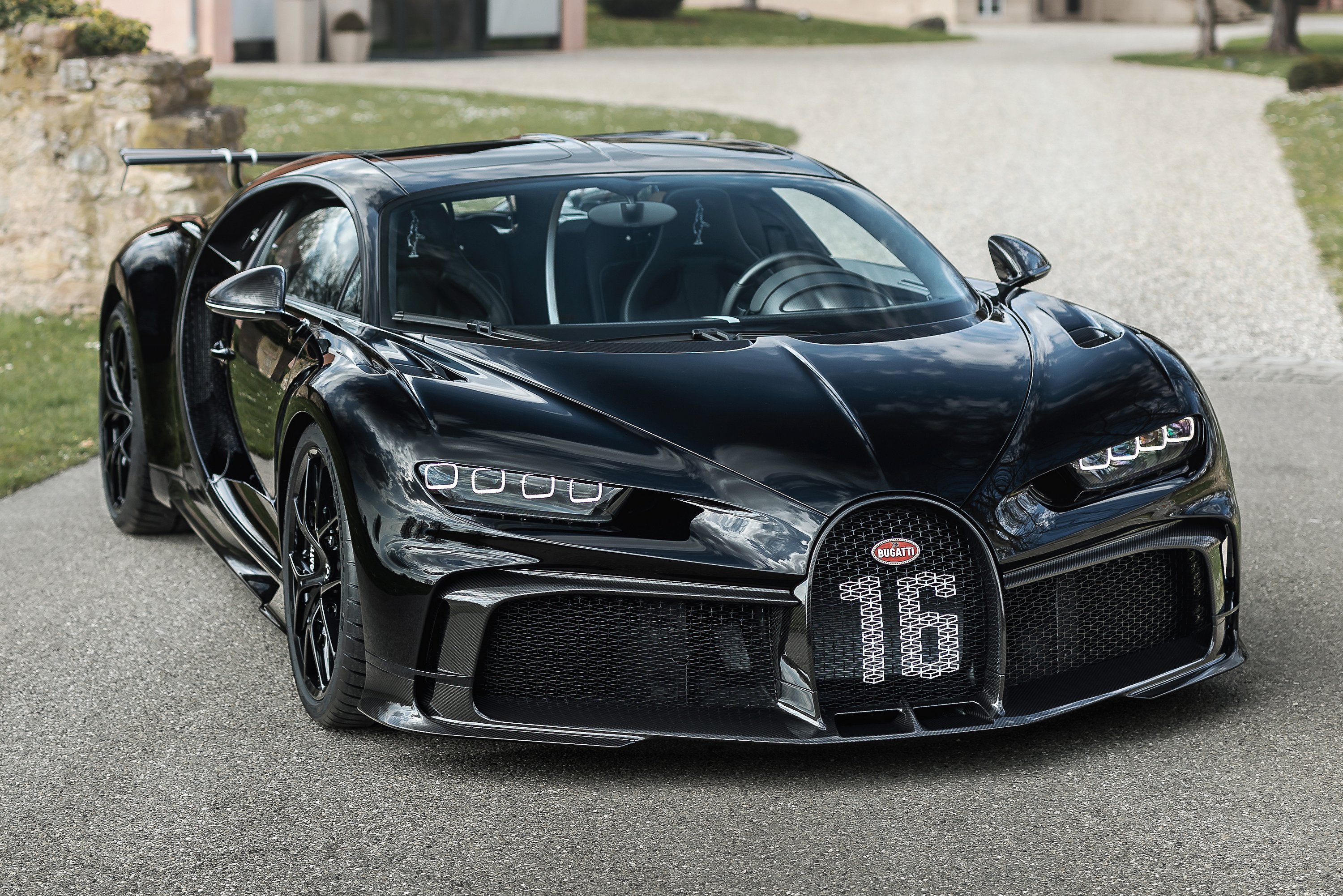 Elkészült a háromszázadik Bugatti Chiron 7