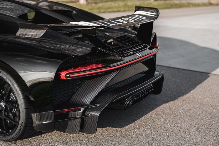 Elkészült a háromszázadik Bugatti Chiron 7