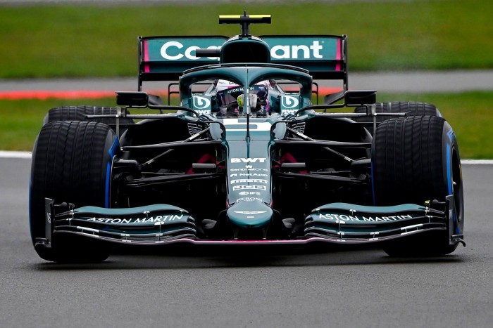 Vettel: Az Aston Martin legyőzheti a Mercedest