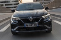 Megnyúlt, és új nevet kapott a Renault kompakt szabadidőjárműve 61