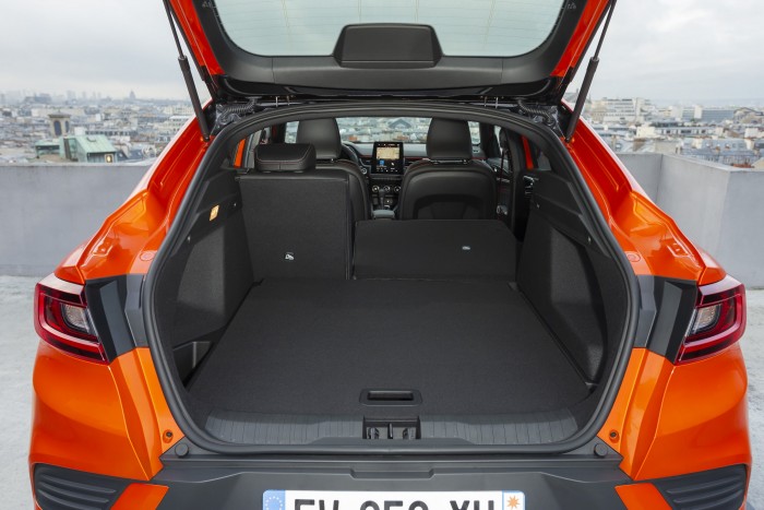 Megnyúlt, és új nevet kapott a Renault kompakt szabadidőjárműve 9