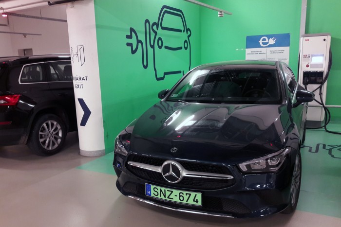 Csillagjegye: konnektor – Mercedes CLA 250e teszt 126 Csillagjegye: konnektor – Mercedes CLA 250e teszt 126
